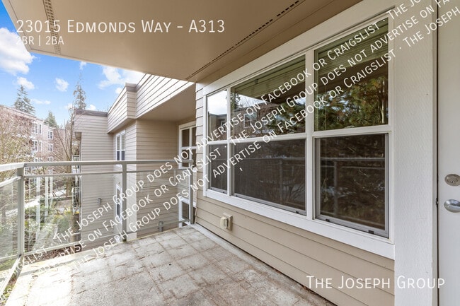 Building Photo - 23015 Edmonds Way