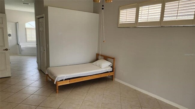 Building Photo - 7319 38th Ct E