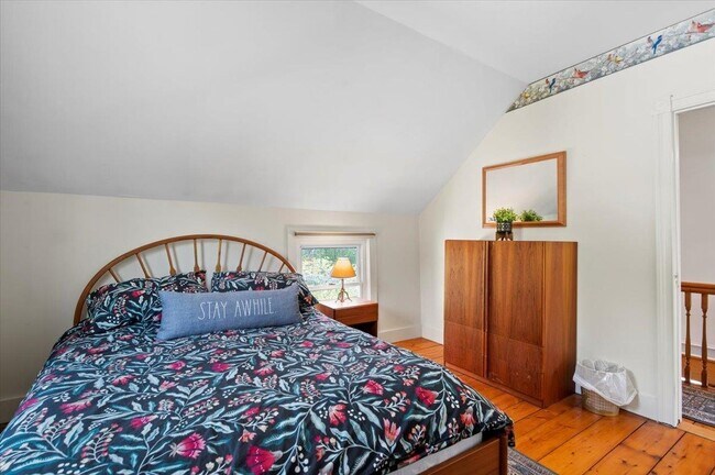 Building Photo - 627 W Rd