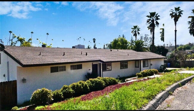Building Photo - 2128 Oak Crest Dr