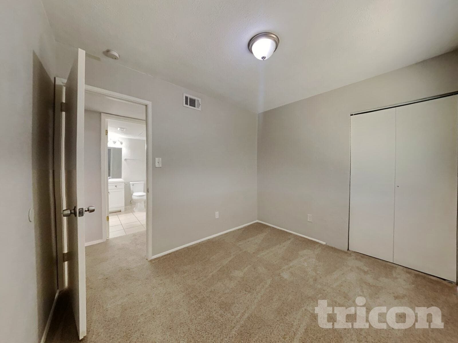 Building Photo - 24022 4 Sixes Ln