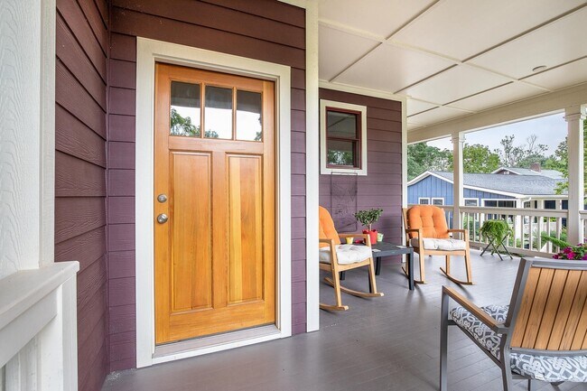 Building Photo - Charming Modern Home in Kenilworth