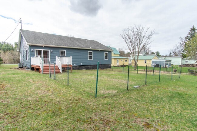 Building Photo - 29573 Maple St