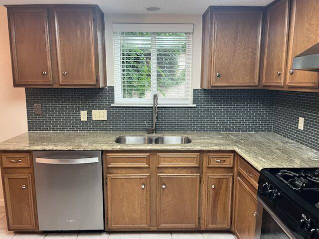 Building Photo - 1205 Doonesbury Dr