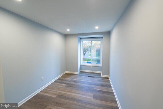 Building Photo - 9377 Chadburn Pl