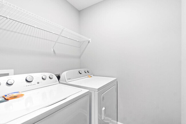 Building Photo - 863 Central Ave