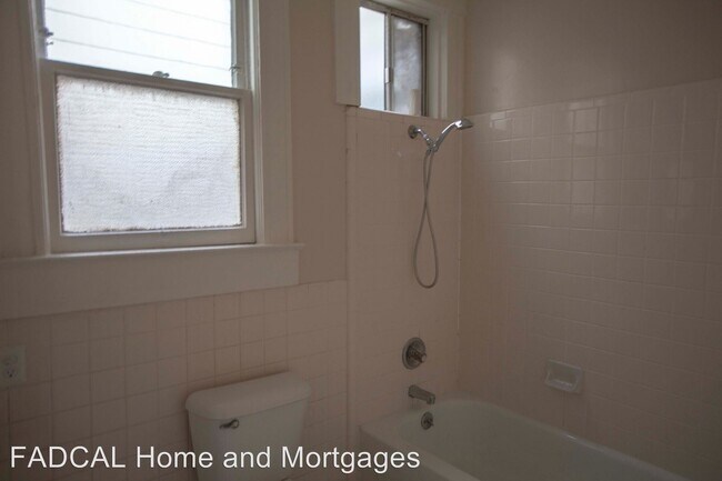 Building Photo - 1542 Hayes St