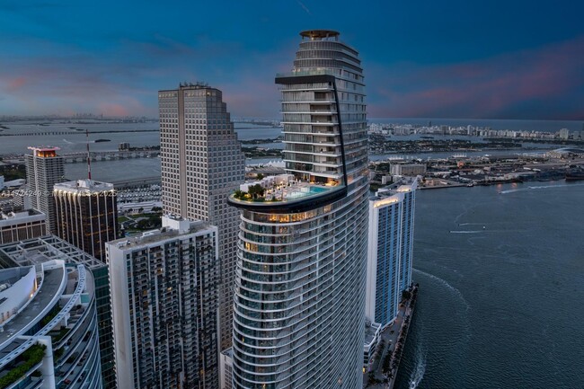 Building Photo - 300 Biscayne Blvd Way