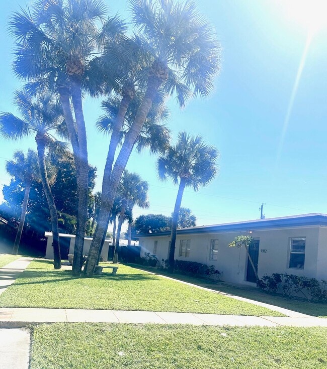 Building Photo - 9326 Sunrise Dr