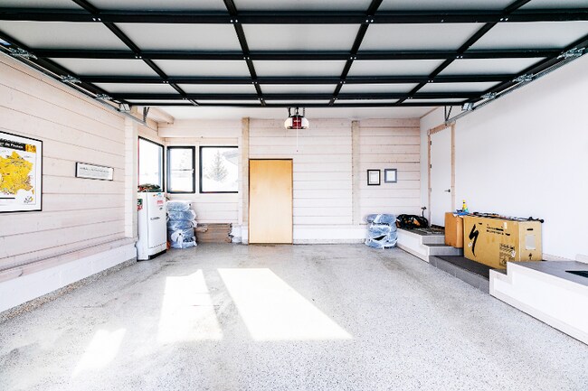 Building Photo - 5895 Dakota Trail