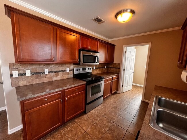 Building Photo - 3/2 in Sherwood