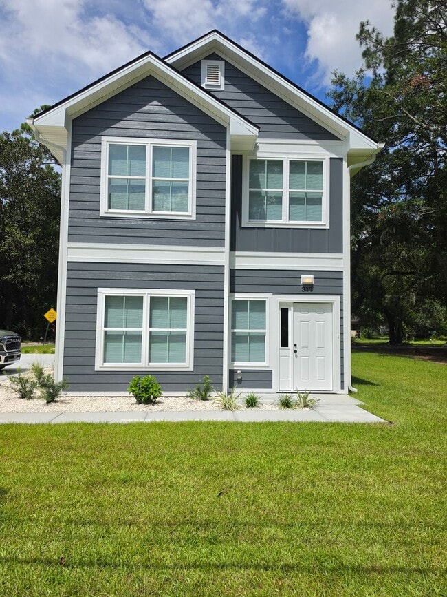 Building Photo - 317 S Gause St