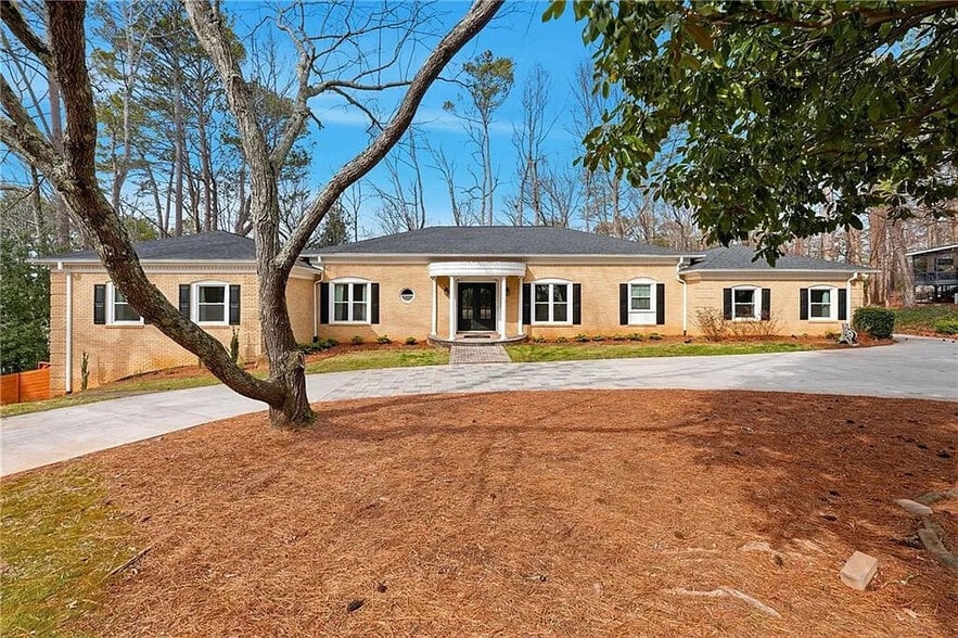 Building Photo - Room in House on River Park Dr