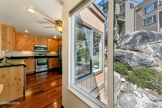 Building Photo - 215 Clubhouse Cir