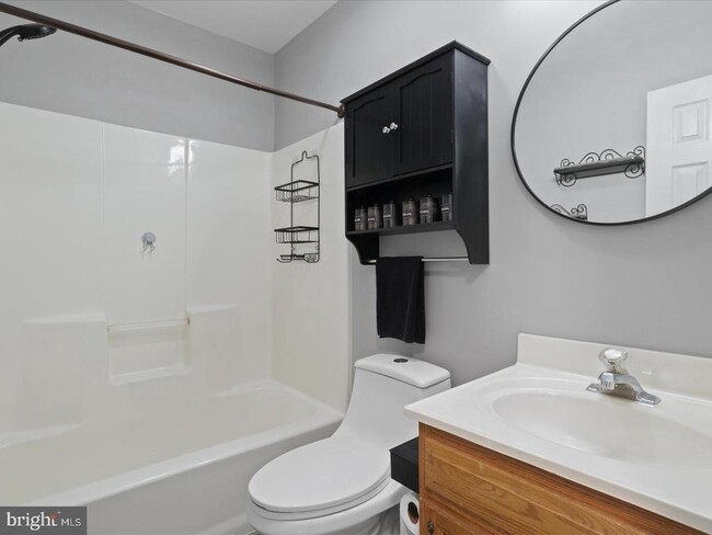 Building Photo - 9422 Scarlet Oak Dr