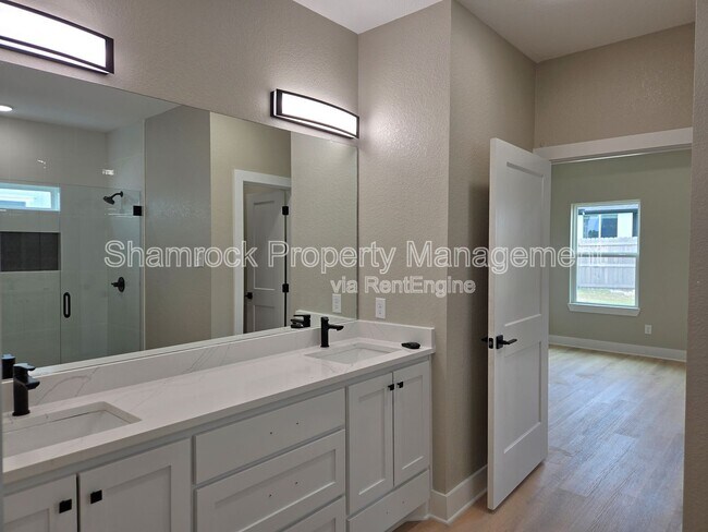 Building Photo - 9900 Ridings Dr