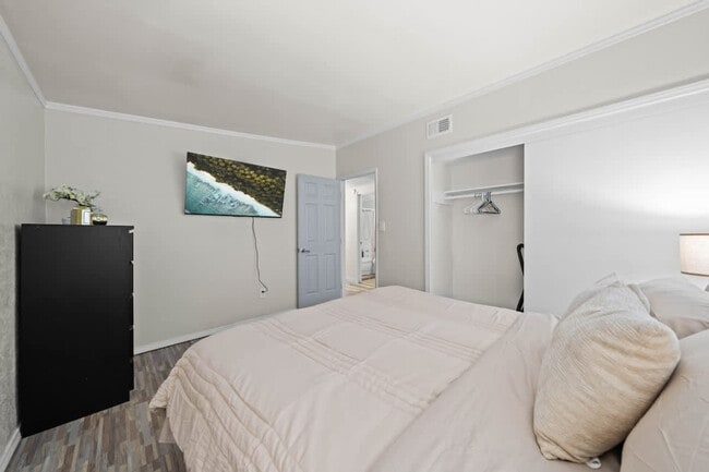 Building Photo - 10150 Sierra Madre Rd