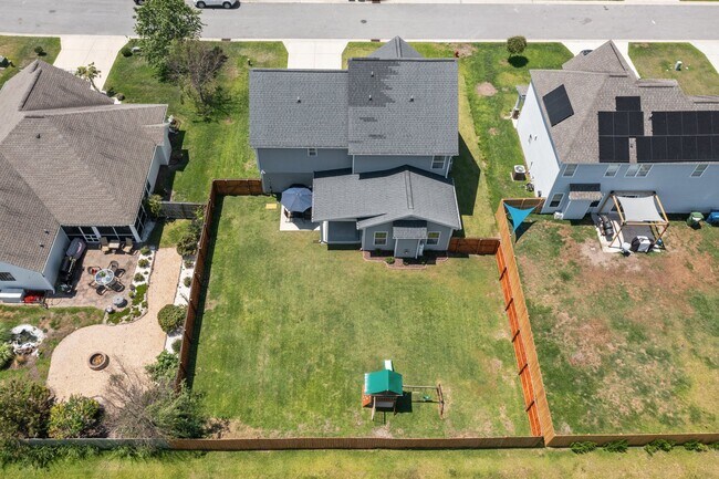 Building Photo - 509 Romper Rd
