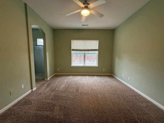 Building Photo - Beautiful Home in Sparks!