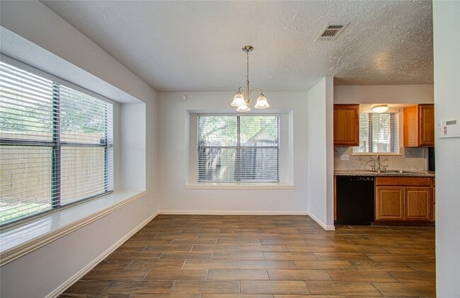 Building Photo - 2702 Fir Crest Ct