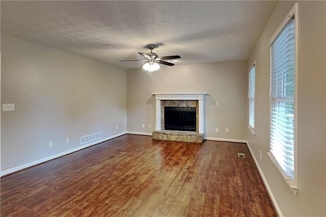 Building Photo - 600 Glendale Forest Dr