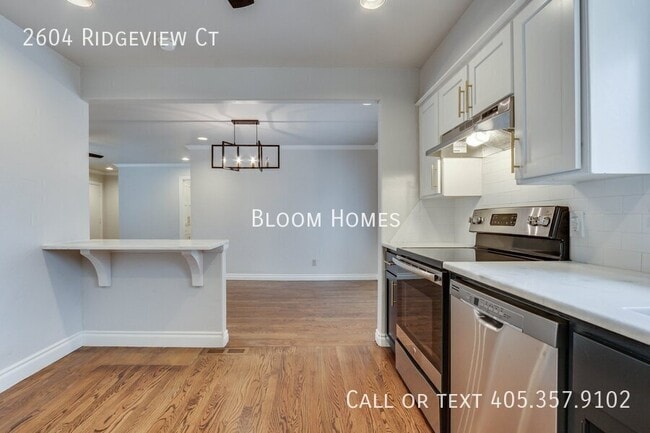 Building Photo - 2604 Ridgeview Ct