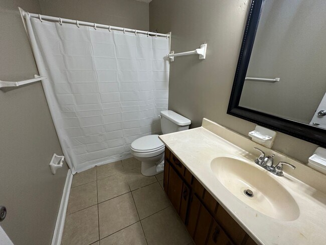 Building Photo - 617 Chicopee Ct