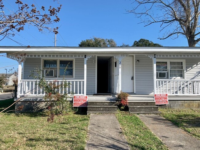 Primary Photo - Coming Soon! Cute Home with Water View. Wa...