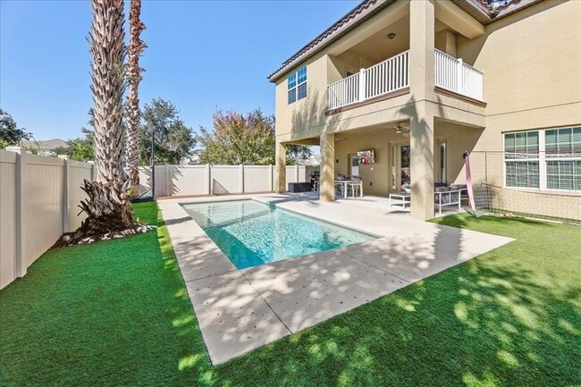 Building Photo - 8746 Crescendo Ave