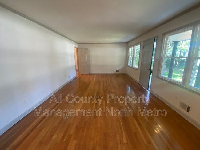 Building Photo - 1249 Valley View Rd