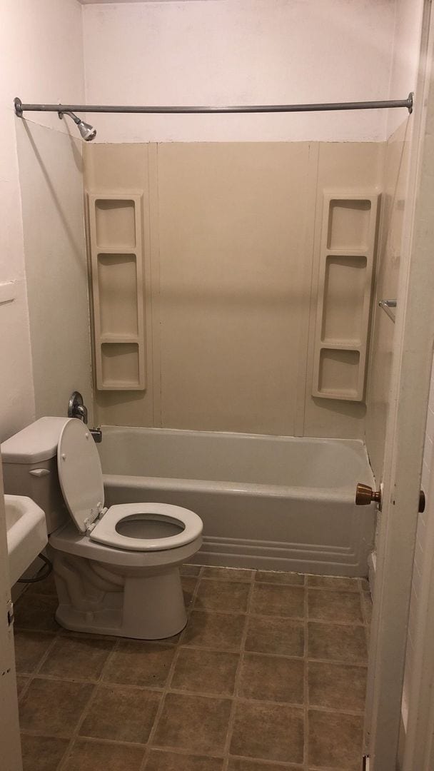 Building Photo - 813 NE A St