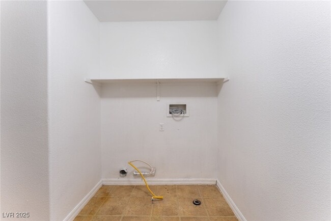 Building Photo - 32 Rosa Rosales Ct