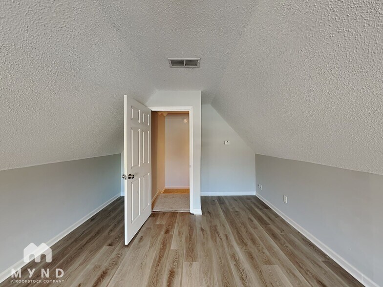 Building Photo - 2706 Dry Well Cove