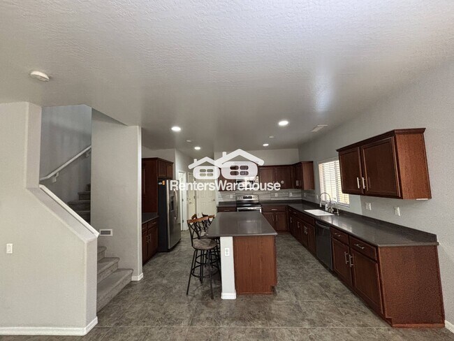 Building Photo - 1933 W Davis Rd