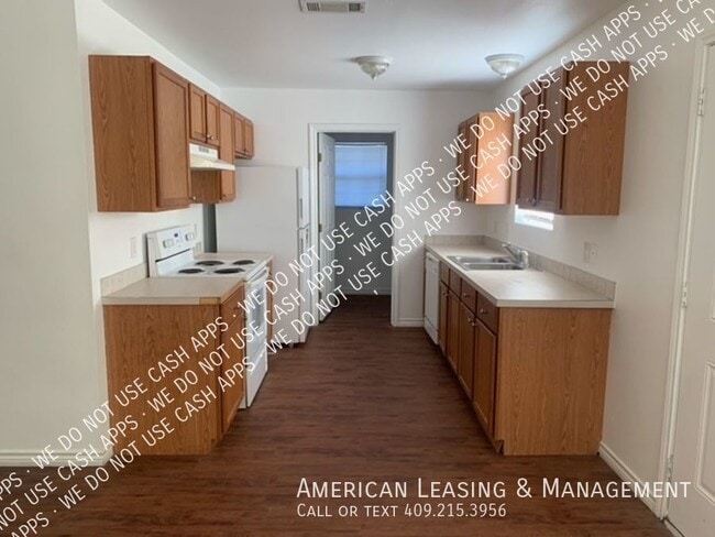 Building Photo - 607 Park Ln