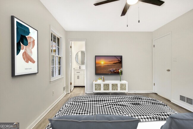 Building Photo - 716 Ebenezer Rd