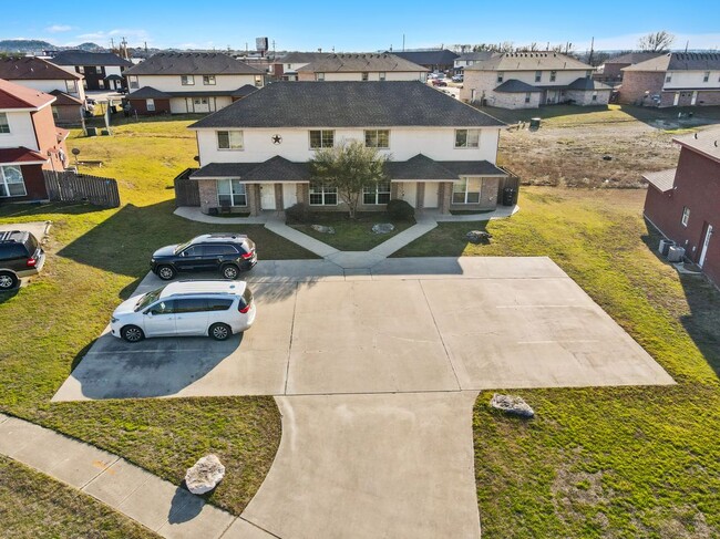 Building Photo - 4102 Terri Linn Dr