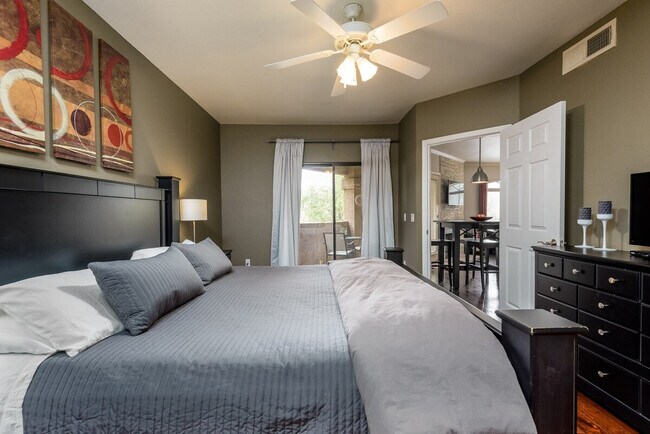 Building Photo - 15095 N Thompson Peak Pkwy