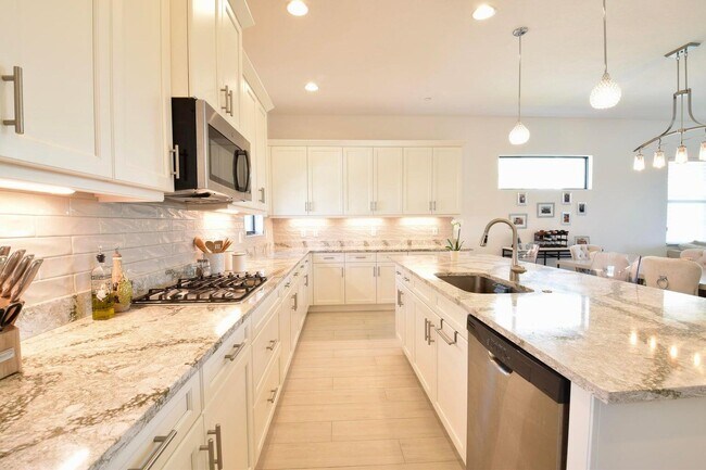 Building Photo - 12925 Alton Rd