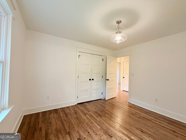 Building Photo - 3300 Ridgecrest Rd