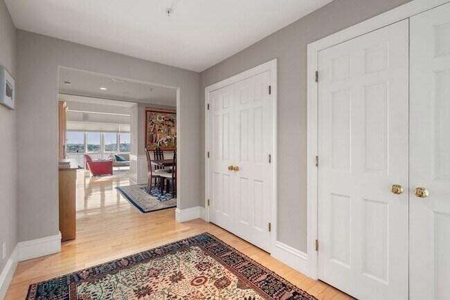 Building Photo - 197 8th St