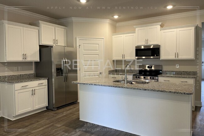 Building Photo - Charming 4BR/2BA Home in Hadley Village – Modern Comfort & Style!