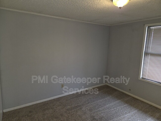 Building Photo - 9539 Olde Woods Dr