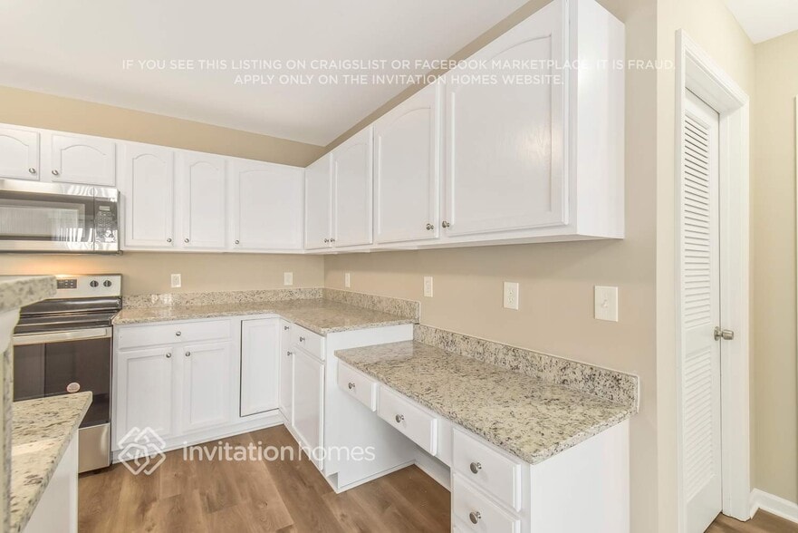 Building Photo - 4664 Cedar Rock Dr