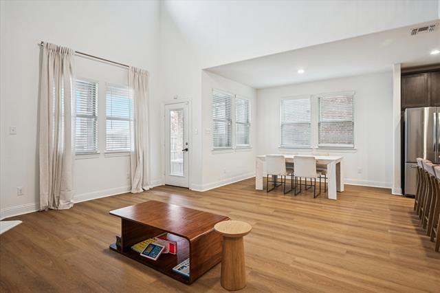 Building Photo - 11213 Canyon Mine Dr