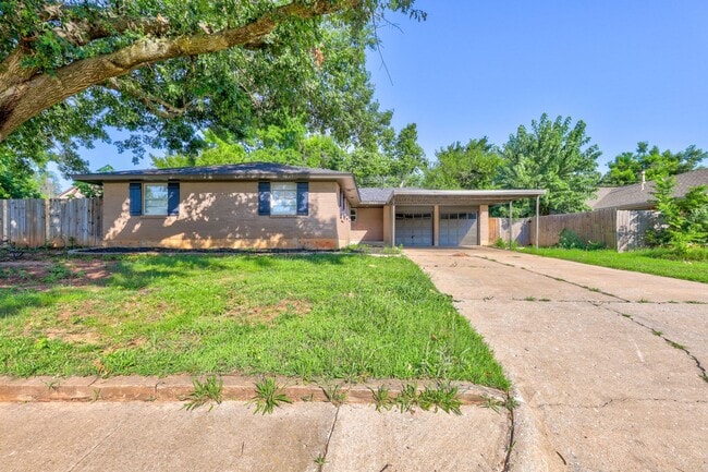 Building Photo - Spacious Elegance: Open Floor Plan, Dual V...