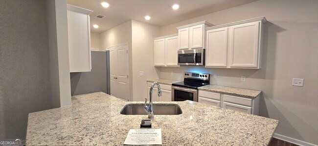 Building Photo - 82 Sepia Oak Dr