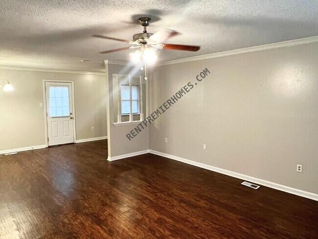Building Photo - 17 Valley View Dr