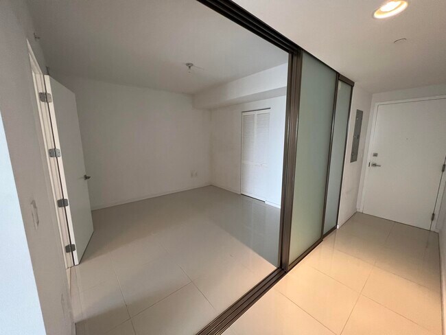 Building Photo - 5300 Paseo Blvd