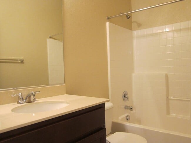 Building Photo - 41460 Stafford Ct